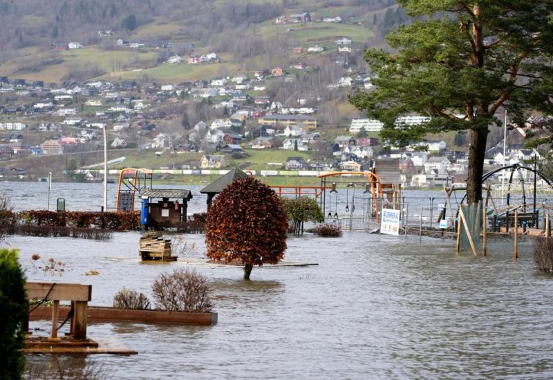 Norveška pogođena poplavama i klizištima nakon noćnih oluja